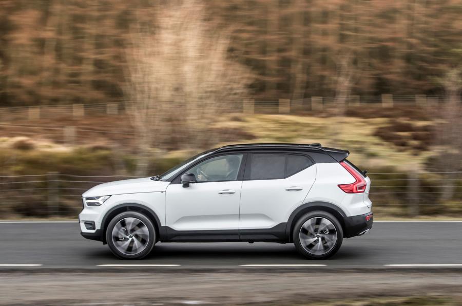  Volvo XC40 T5 R-Design 2017 года  (UK) (фото 38 из 41)